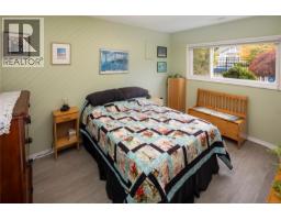 2464 Hazel St, Oak Bay, BC V8S2X5 Photo 24