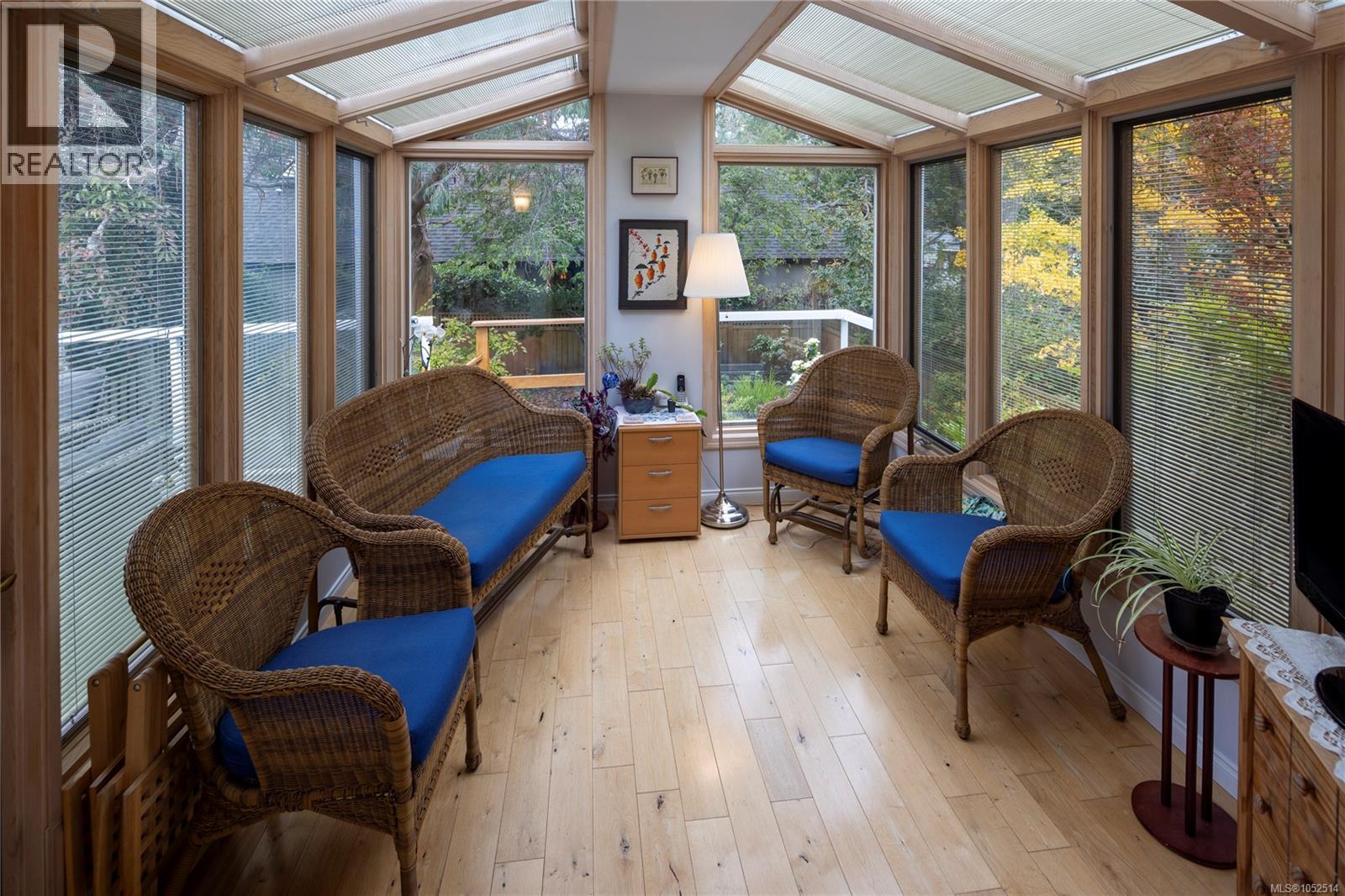  2464 Hazel Street, Oak Bay