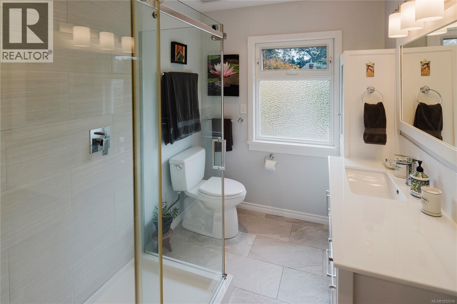  2464 Hazel Street, Oak Bay