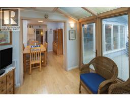 Bedroom - 2464 Hazel St, Oak Bay, BC V8S2X5 Photo 13
