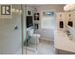 2464 Hazel St, Oak Bay, BC V8S2X5 Photo 25