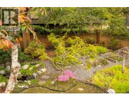 2464 Hazel St, Oak Bay, BC V8S2X5 Photo 52
