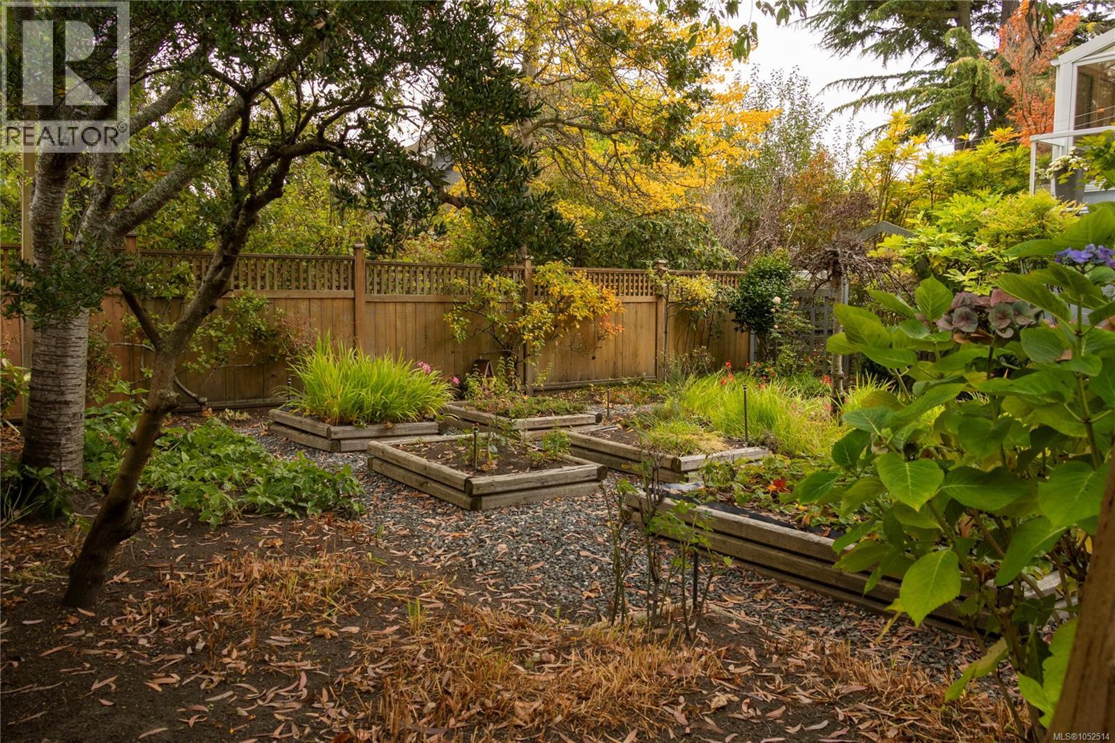  2464 Hazel Street, Oak Bay