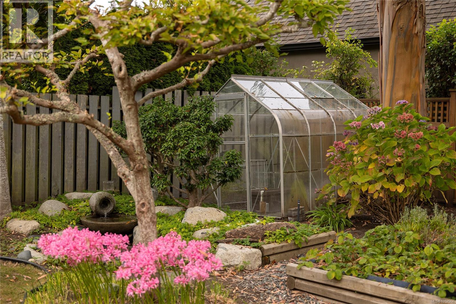  2464 Hazel Street, Oak Bay
