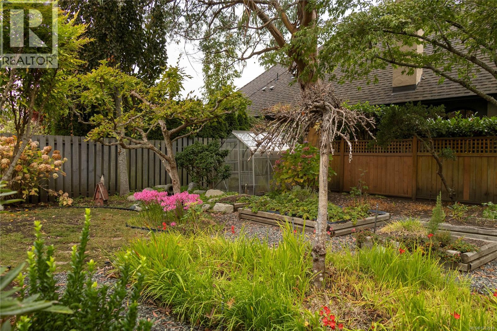  2464 Hazel Street, Oak Bay