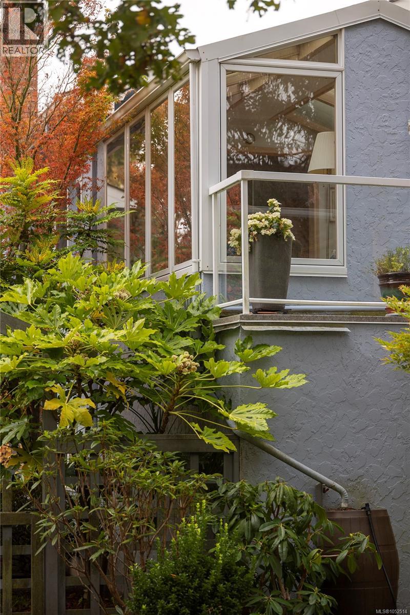  2464 Hazel Street, Oak Bay