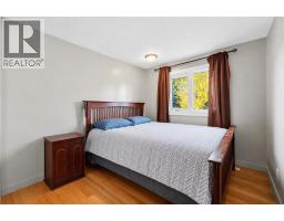 2pc Bathroom - 82 Baird Street, Red Deer, AB T4R1H4 Photo 12