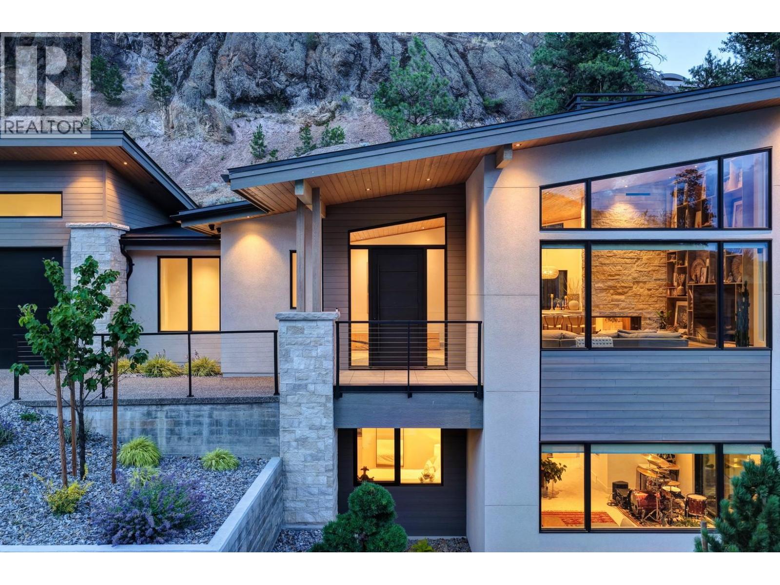 721 Pinehaven Court, Kelowna - Image 1