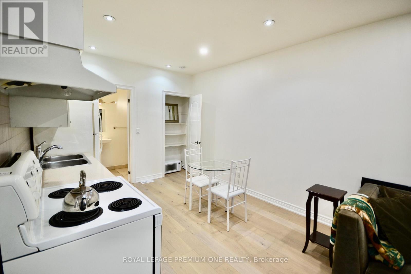 B - 312 RUSTIC ROAD, Toronto (Rustic) — photo 7
