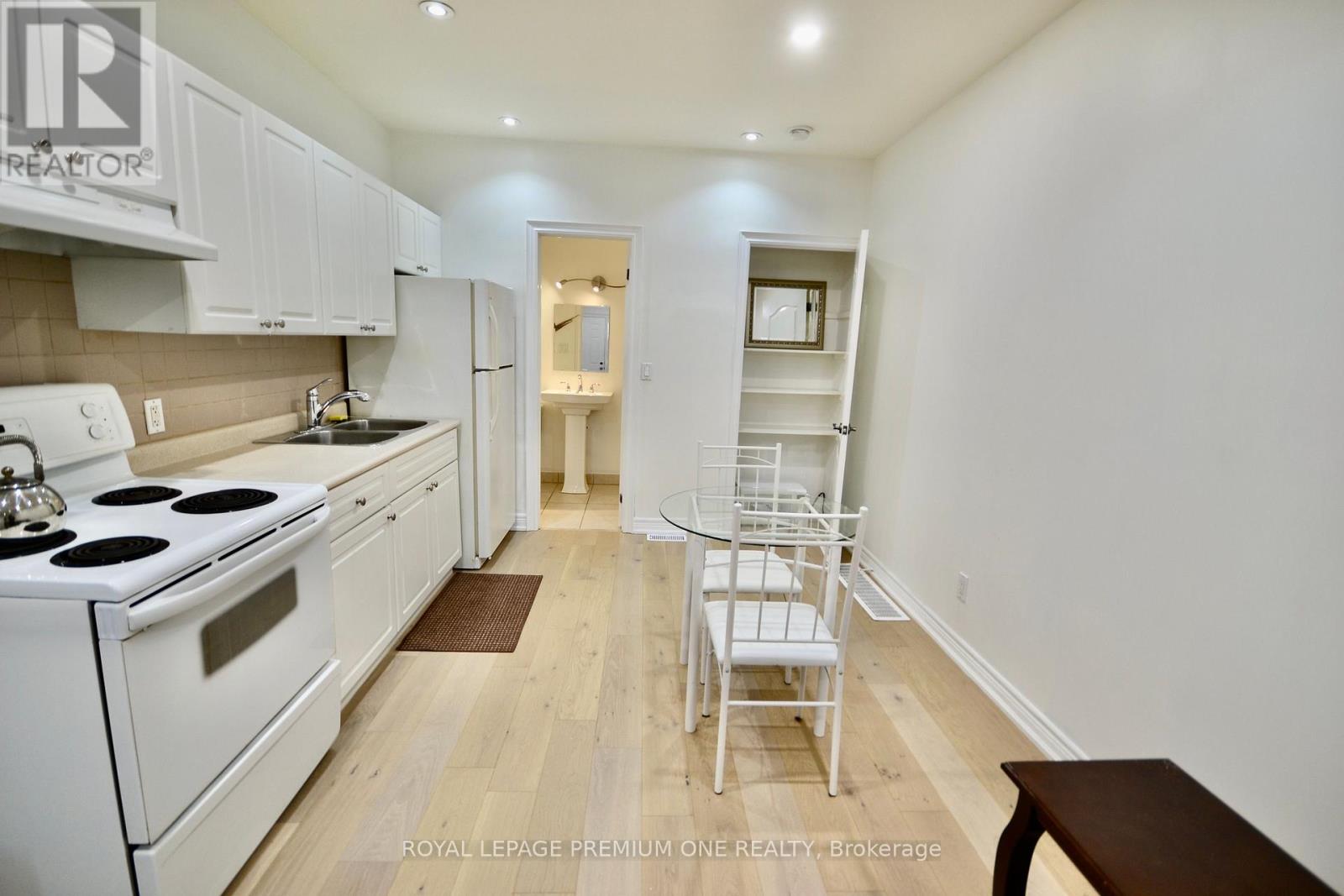 B - 312 RUSTIC ROAD, Toronto (Rustic) — photo 9