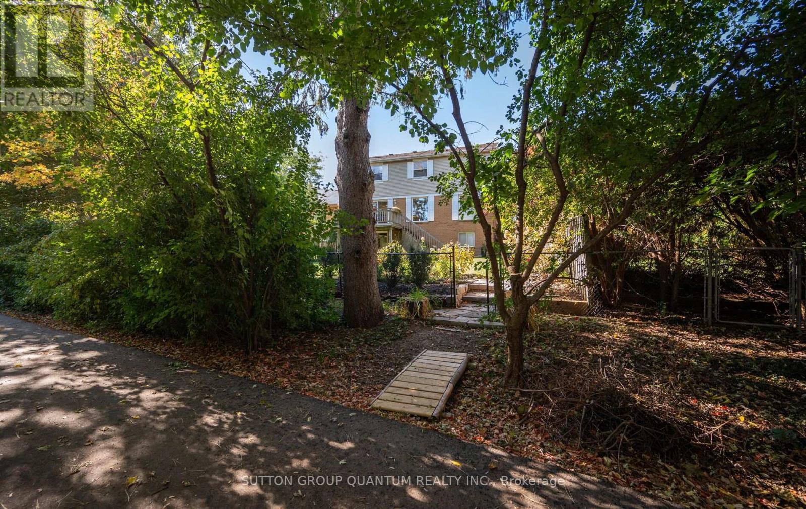 4071 WHEELWRIGHT CRESCENT - 32