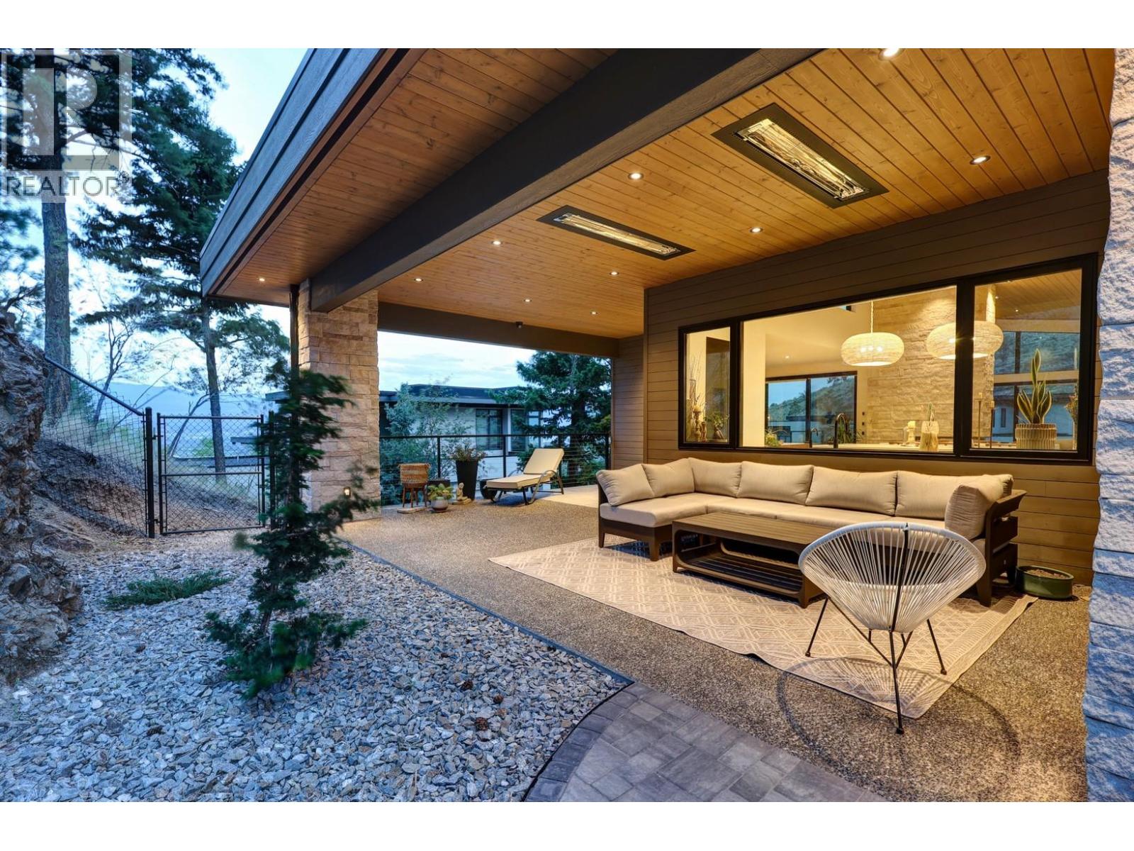 721 Pinehaven Court, Kelowna - Image 1