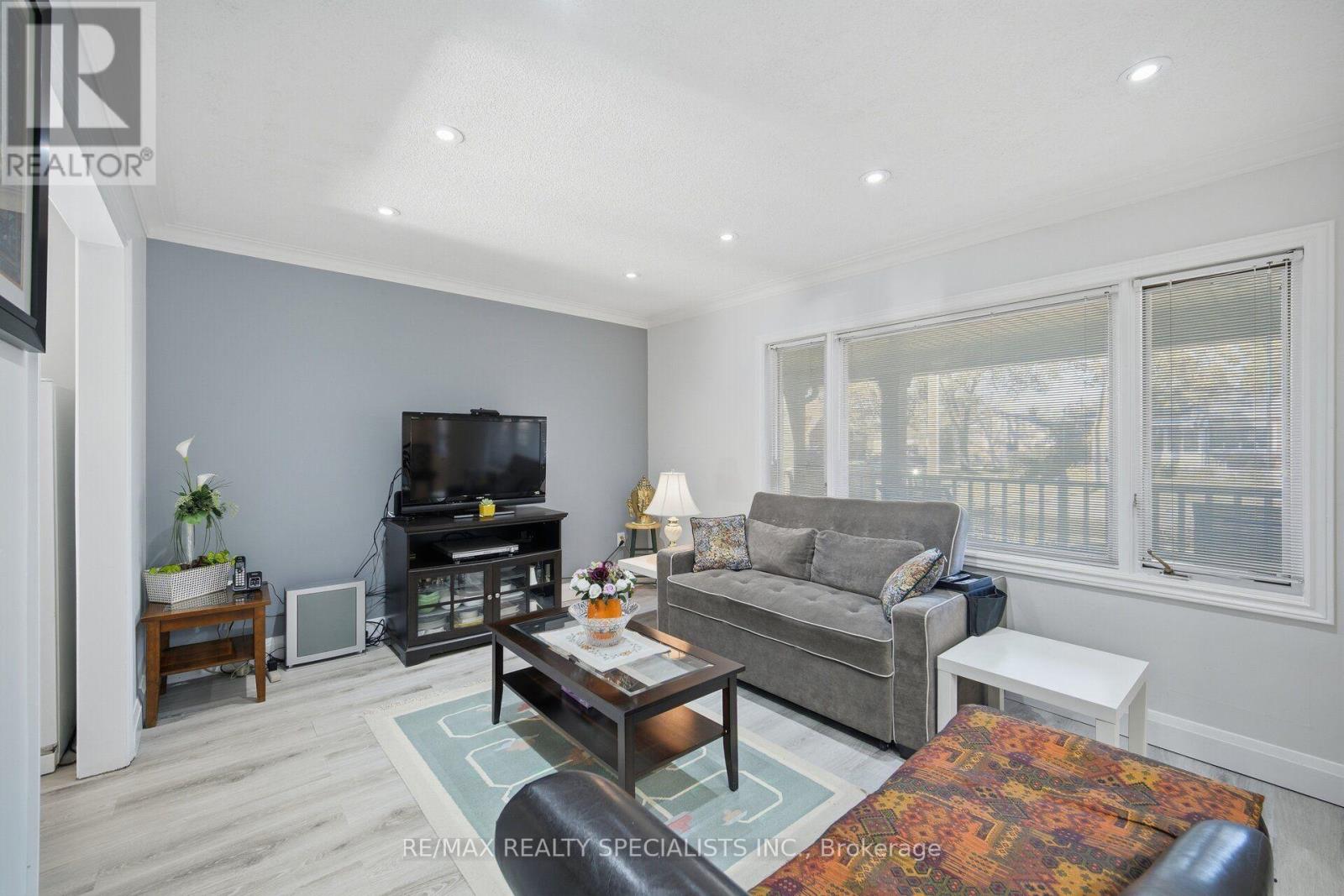 87 Woodward Avenue, Brampton, ON photo 11