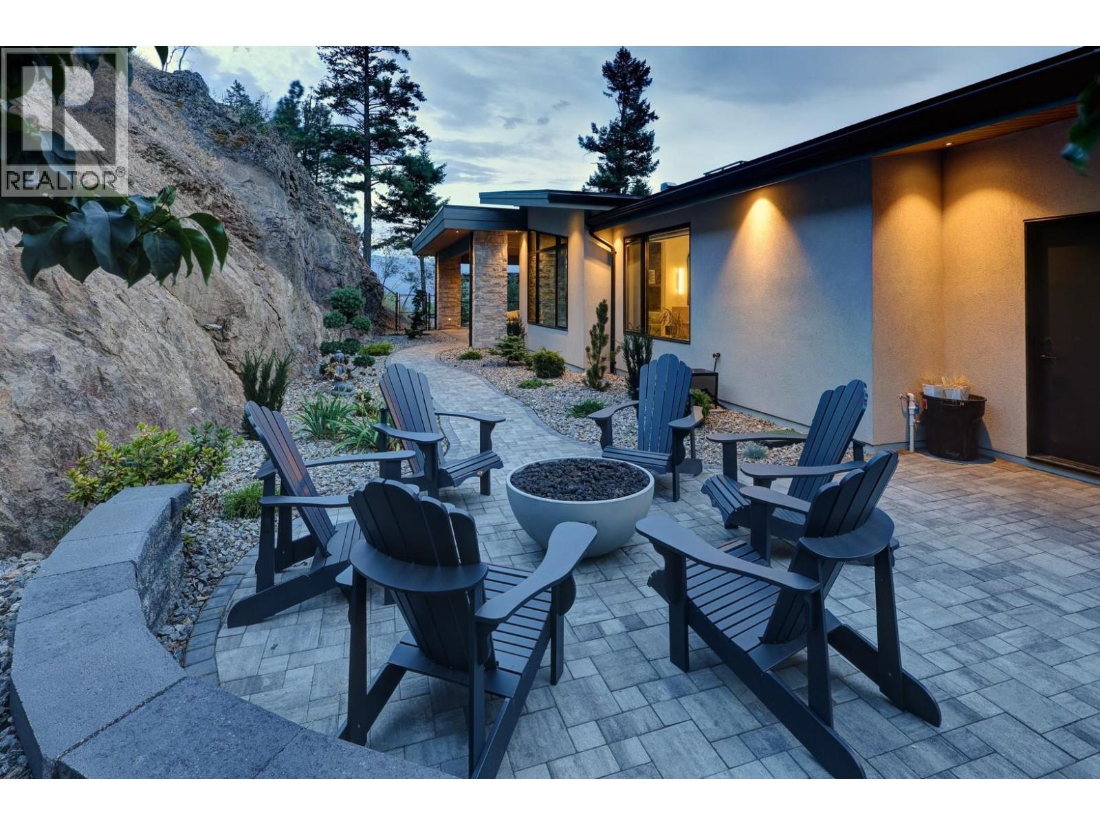 721 Pinehaven Court, Kelowna - Image 1