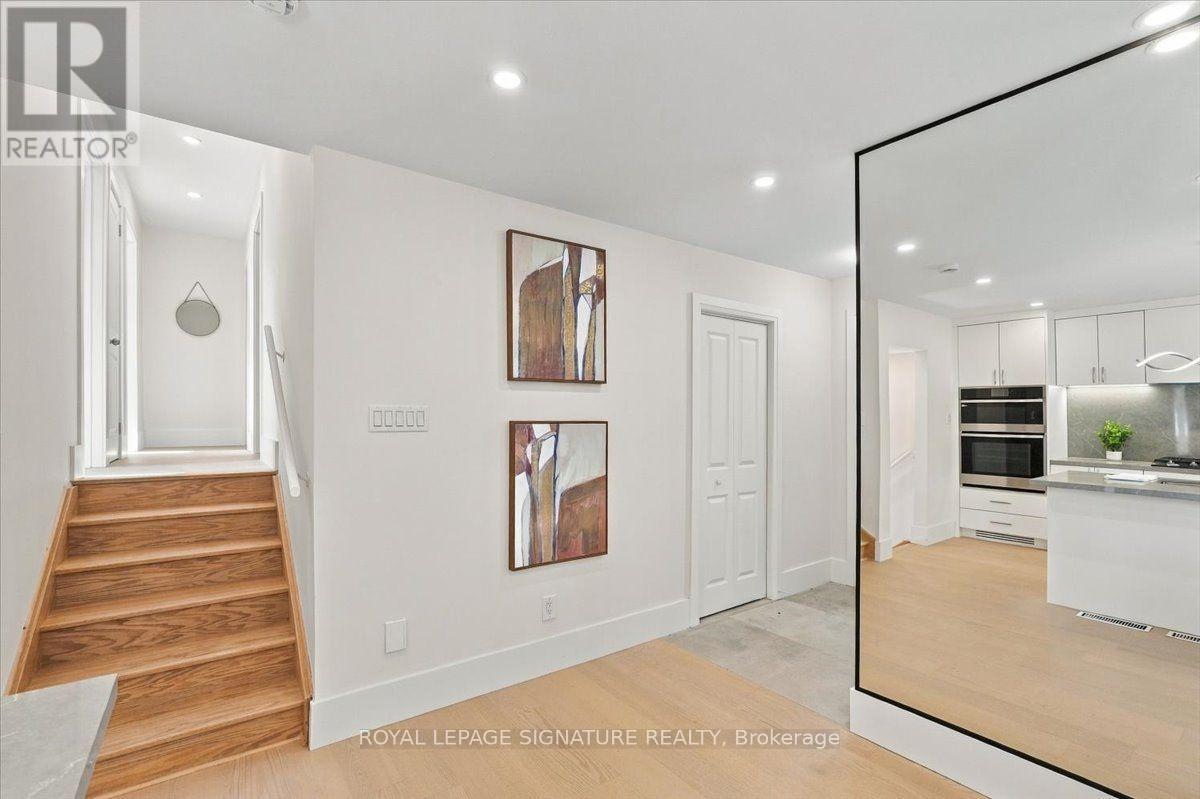 7 Parkside Drive, East Gwillimbury, ON photo 4