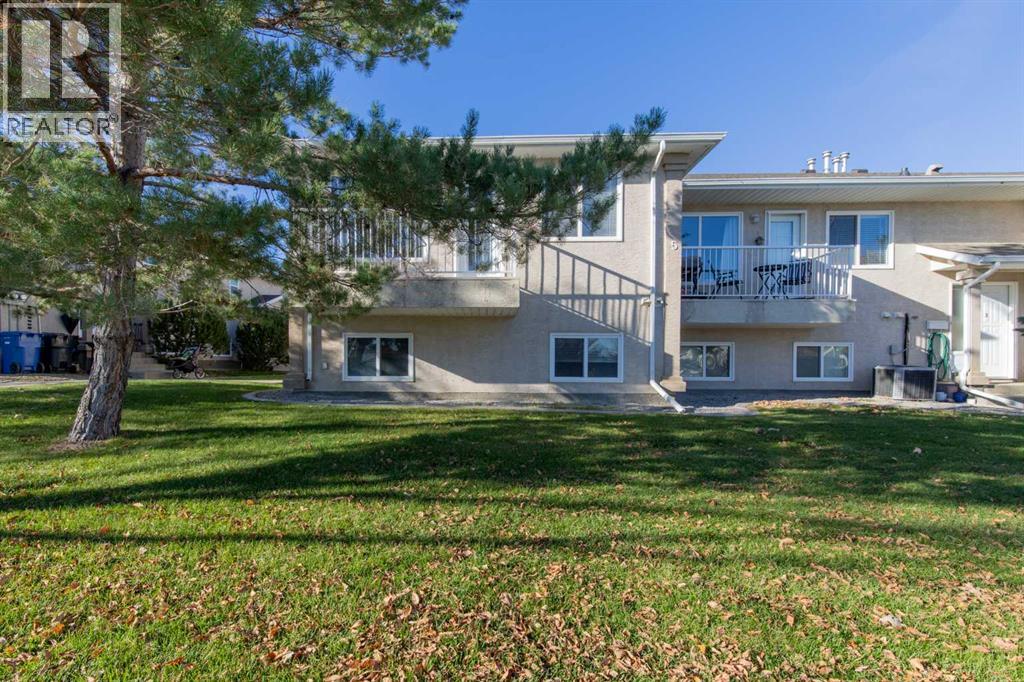 5, 5 Tartan Boulevard W, Lethbridge, Alberta, T1J5Y5
