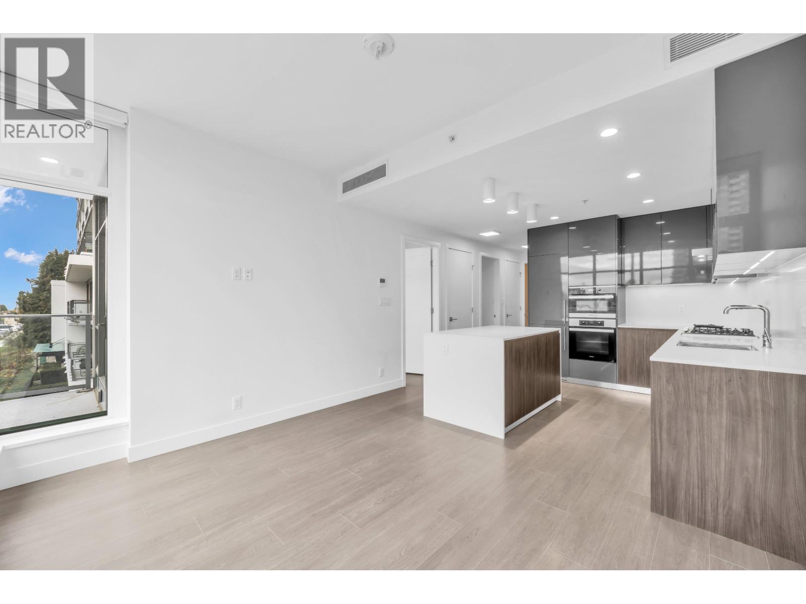 305 6511 SUSSEX AVENUE, Burnaby - Image 1