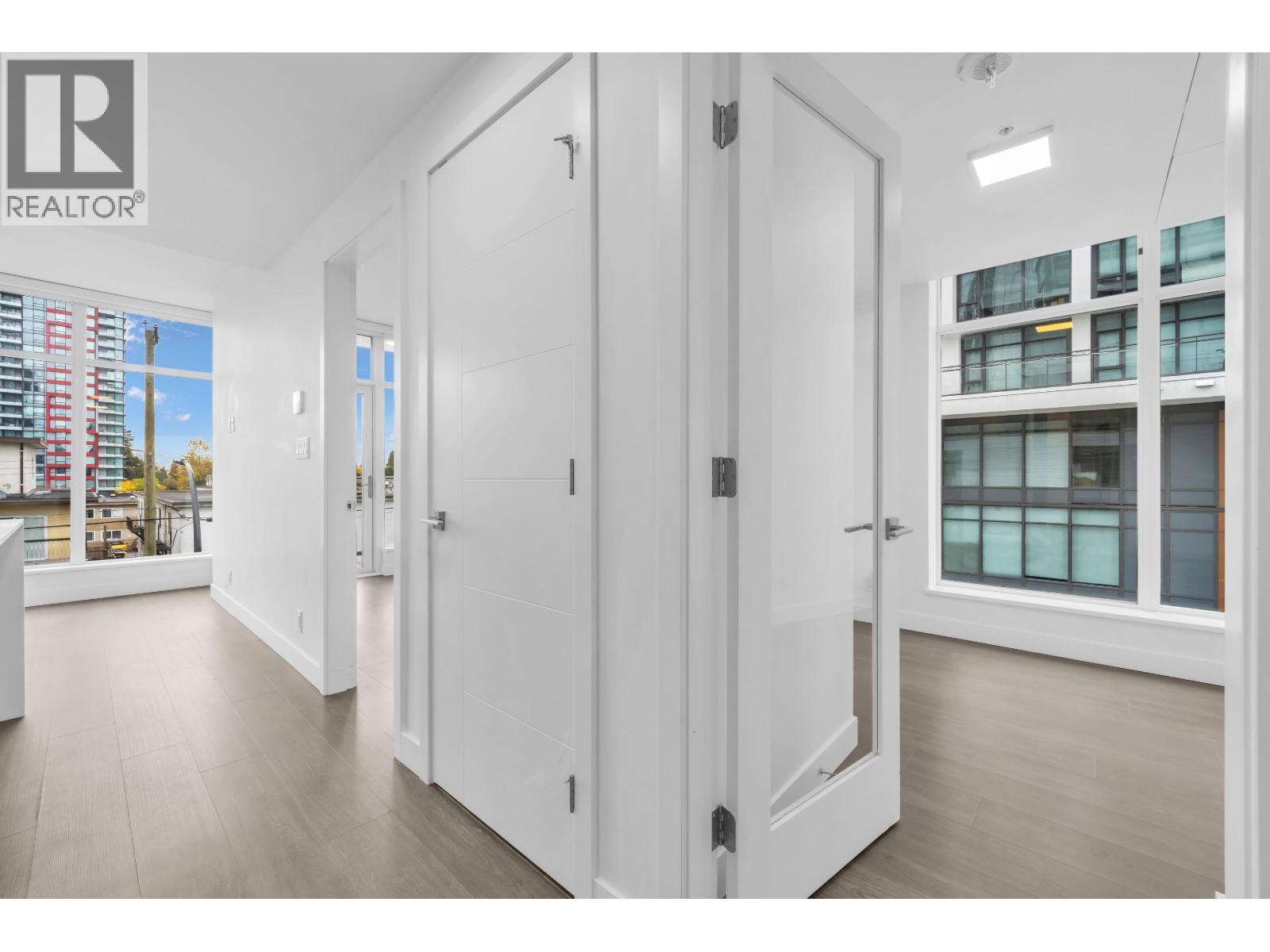 305 6511 SUSSEX AVENUE, Burnaby - Image 1