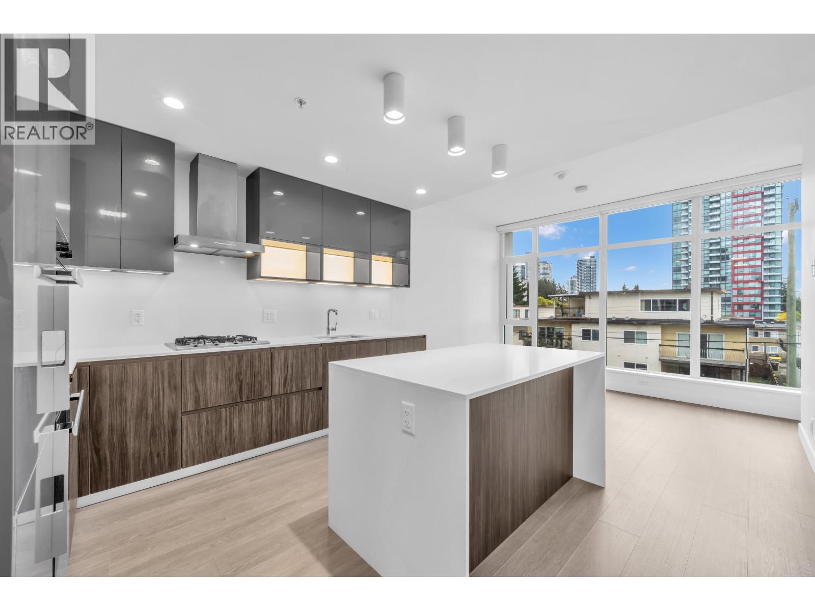 305 6511 SUSSEX AVENUE, Burnaby - Image 1