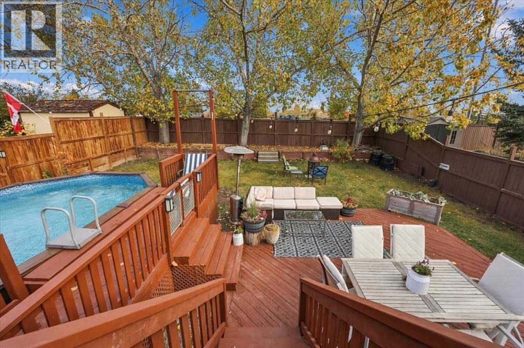 71 Hawkhill Way NW photo 44