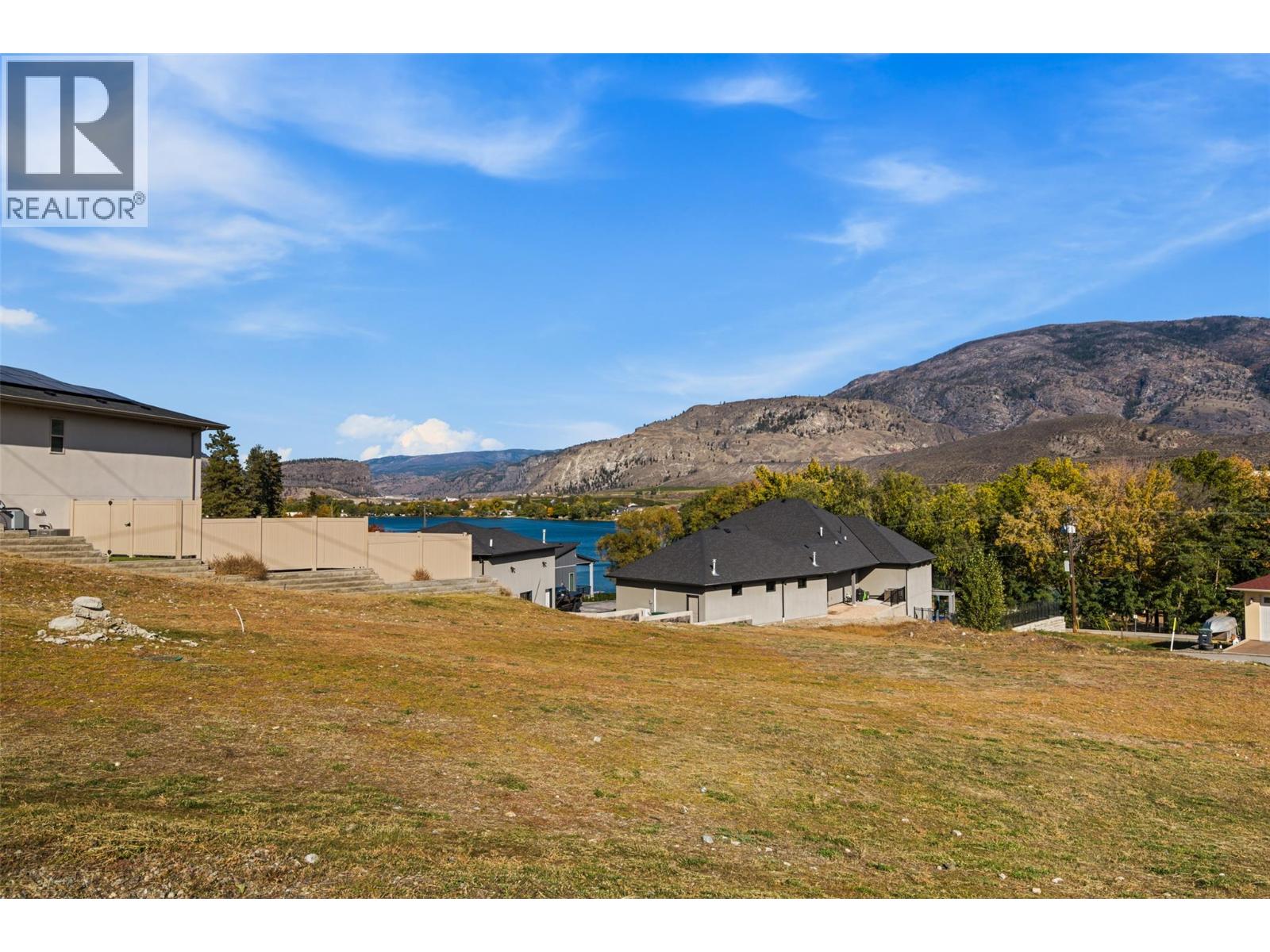 502 Merlot Avenue, Oliver