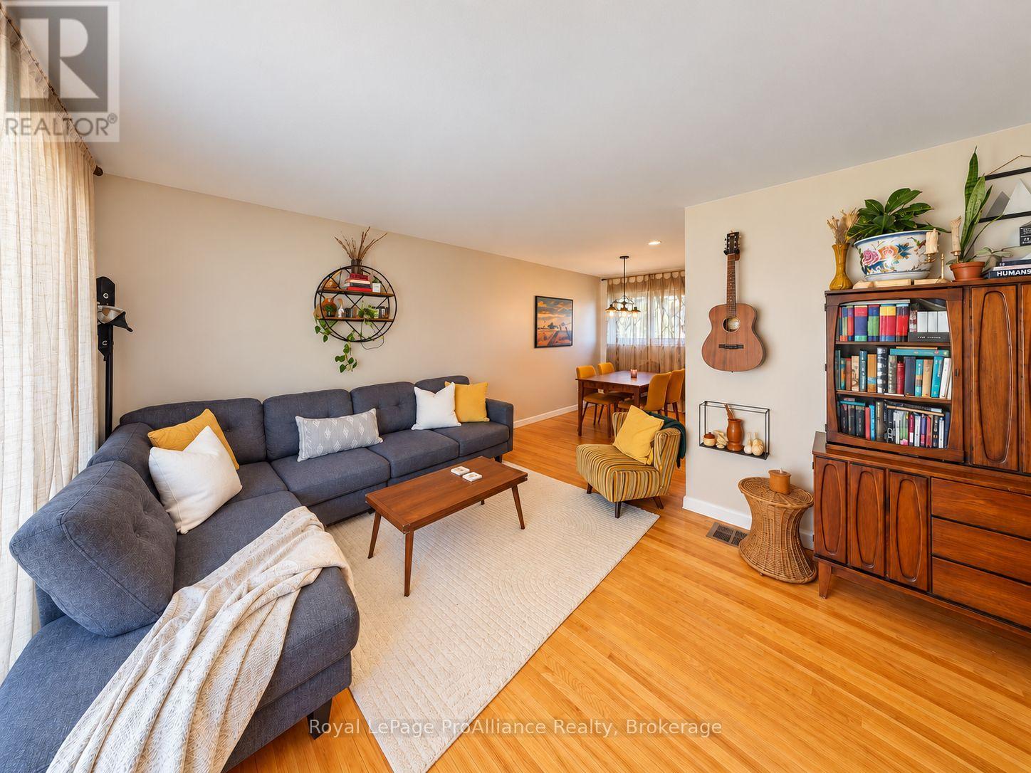 21 Lambert Drive, Belleville, ON photo 5