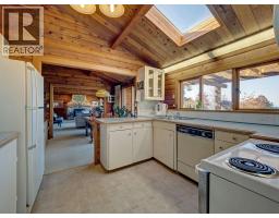 5229 Yacht Road, Sechelt, BC V7Z0C1 Photo 10
