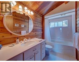 5229 Yacht Road, Sechelt, BC V7Z0C1 Photo 24
