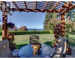 5229 Yacht Road, Sechelt, BC V7Z0C1 Photo 6