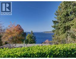 5229 Yacht Road, Sechelt, BC V7Z0C1 Photo 32
