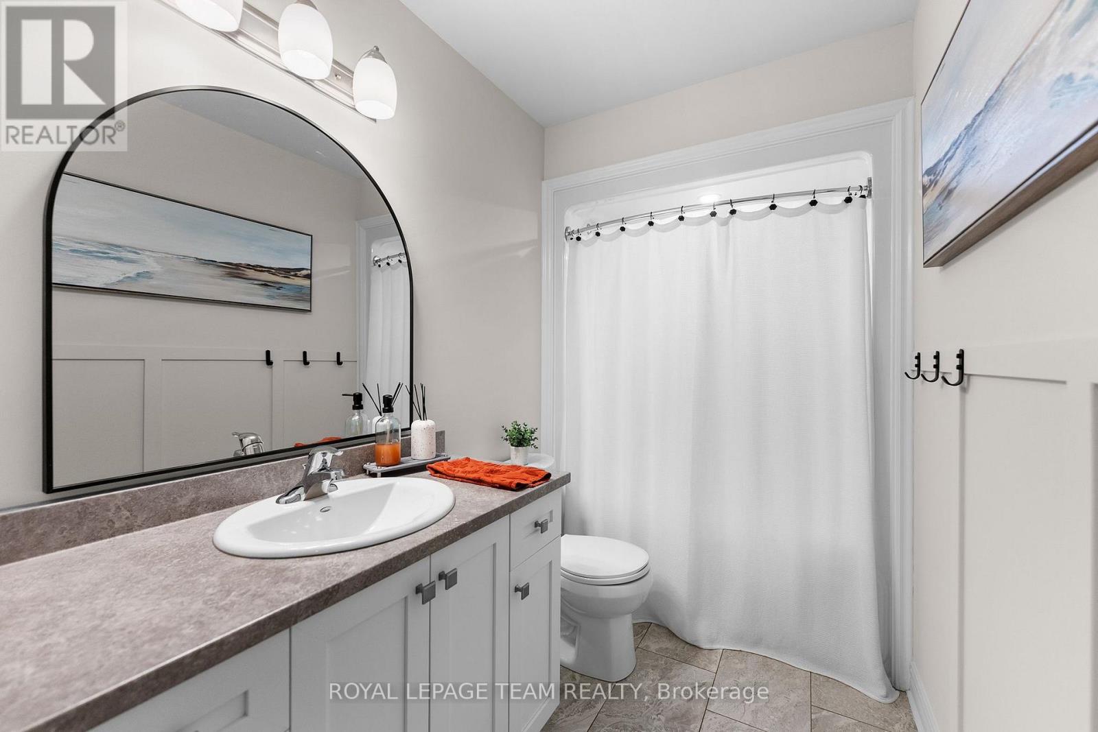 Main 4pce bathroom
