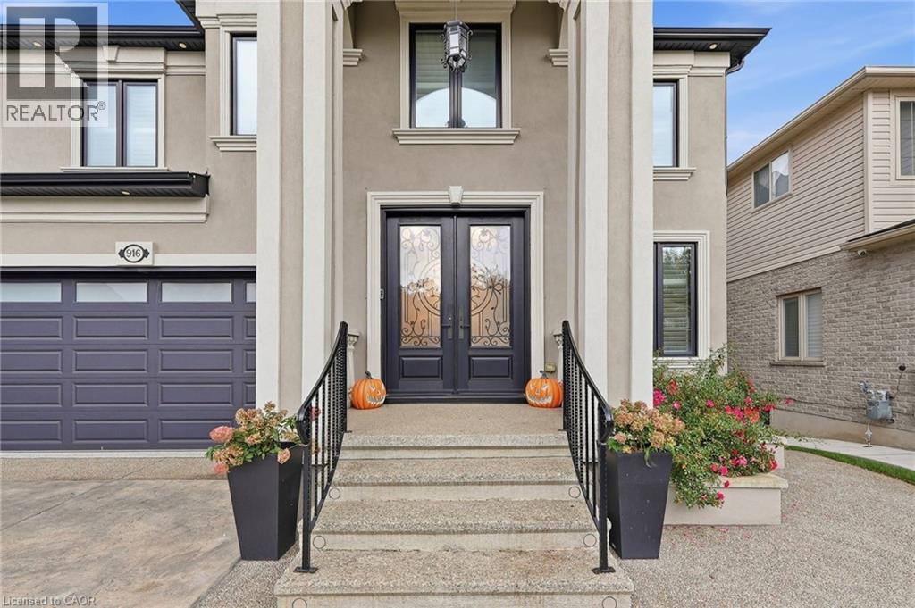 916 FOXBROOK Court, Kitchener — photo 5