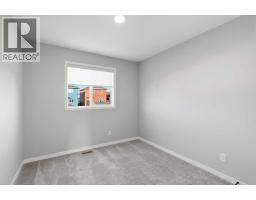 18 Willow Green Link, Cochrane, AB T4C2S8 Photo 22