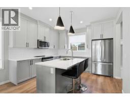 3pc Bathroom - 18 Willow Green Link, Cochrane, AB T4C2S8 Photo 11