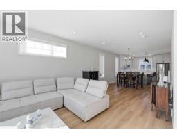 4pc Bathroom - 18 Willow Green Link, Cochrane, AB T4C2S8 Photo 9