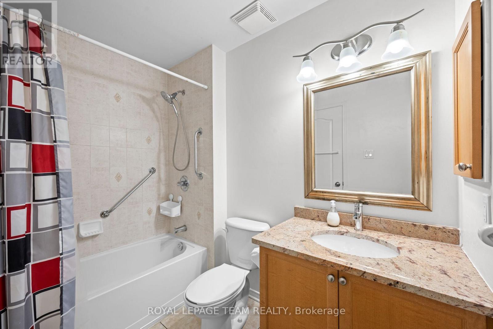 2nd floor main bathroom