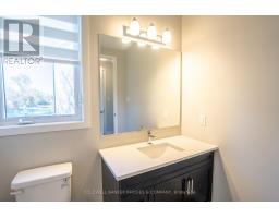 Kitchen - 673 Fenwick Way, Ottawa, ON K2J7E6 Photo 7