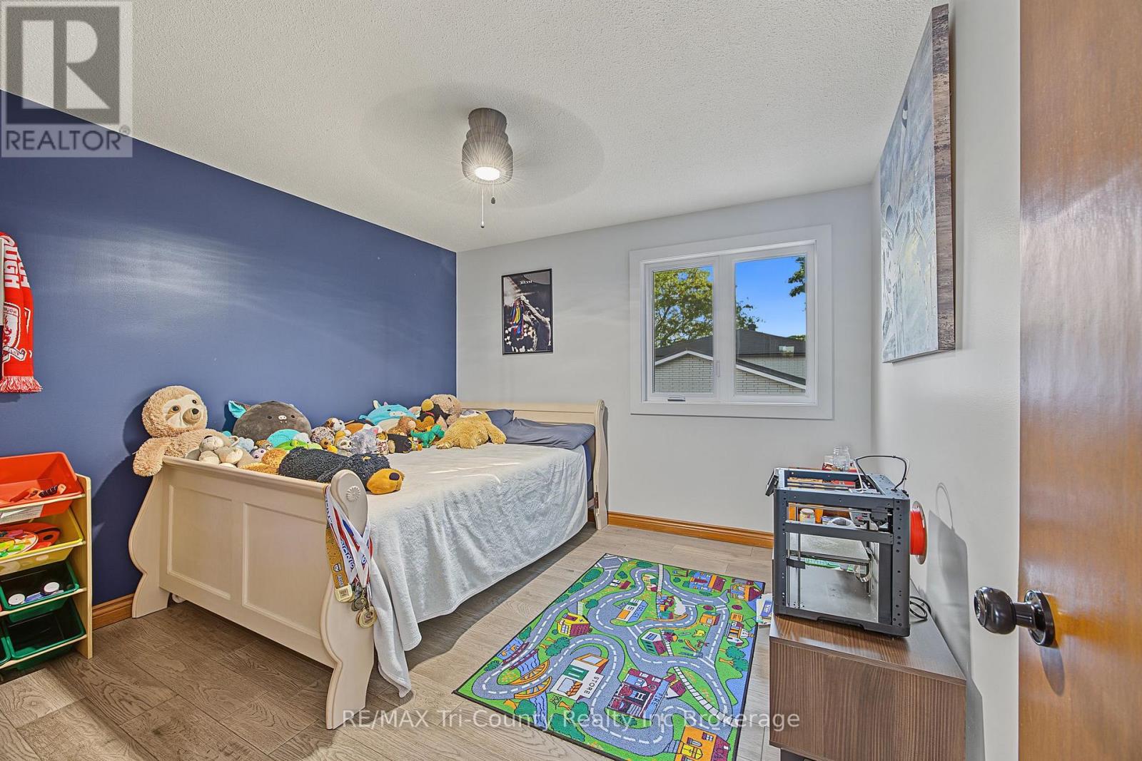 75 PARKWOOD DRIVE - 19