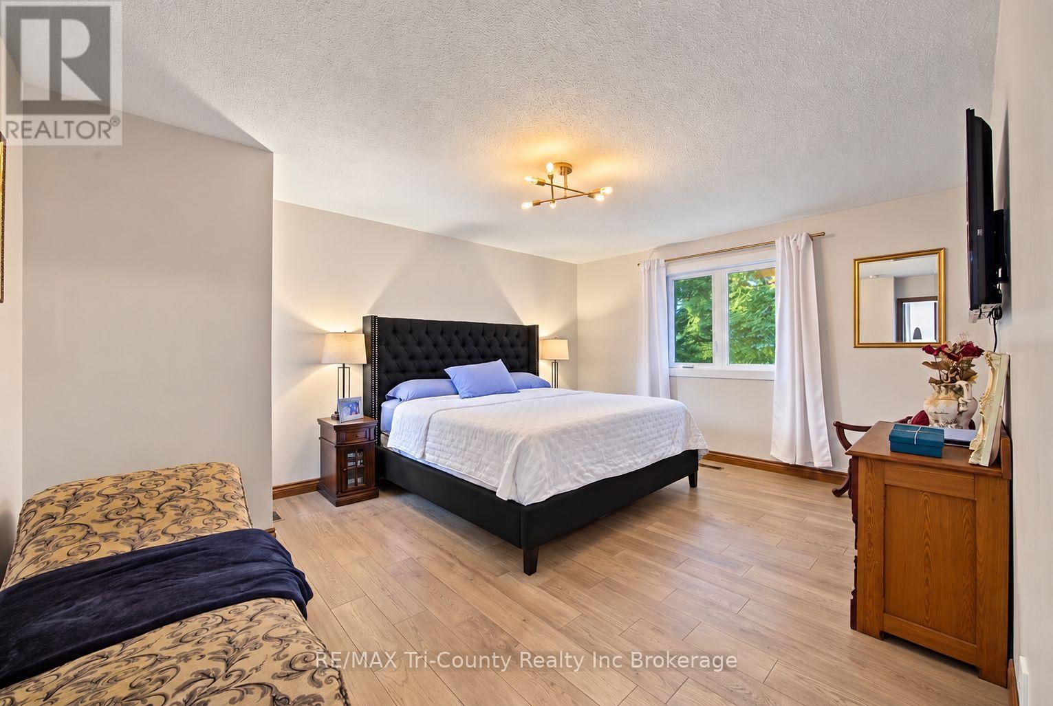 75 PARKWOOD DRIVE - 21