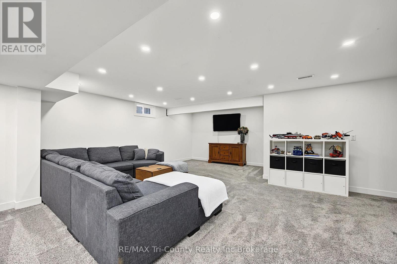 75 PARKWOOD DRIVE - 25