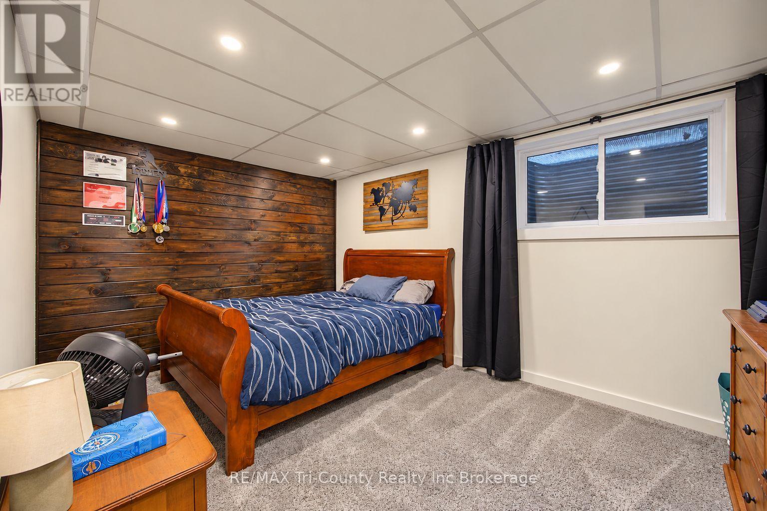 75 PARKWOOD DRIVE - 27