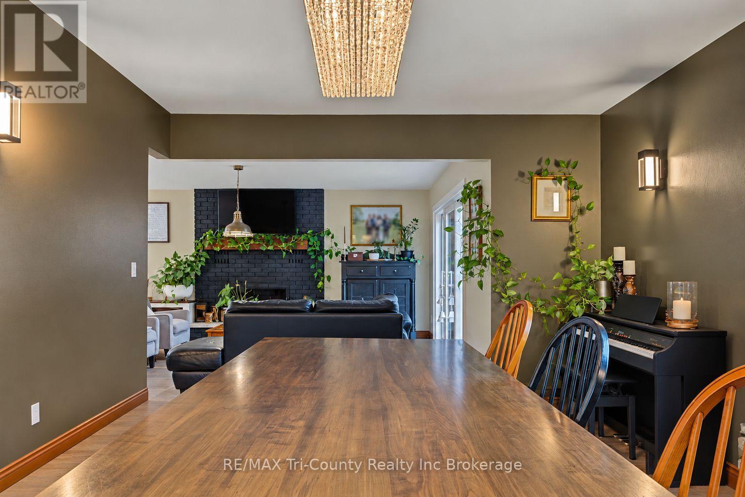 75 PARKWOOD DRIVE - 8