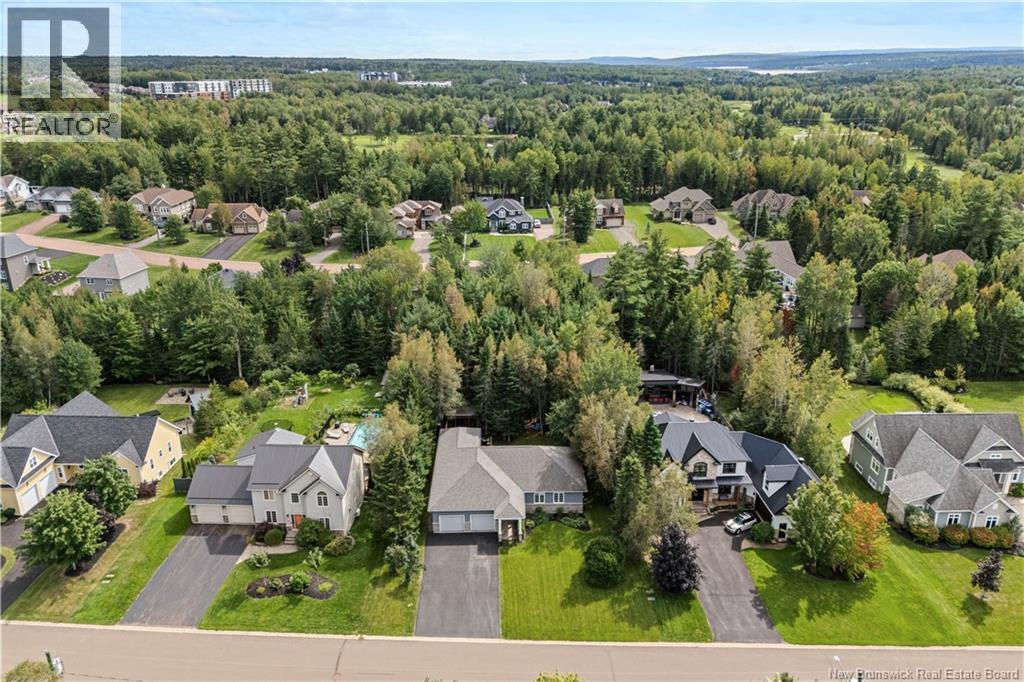169 Maurice Crescent photo 2