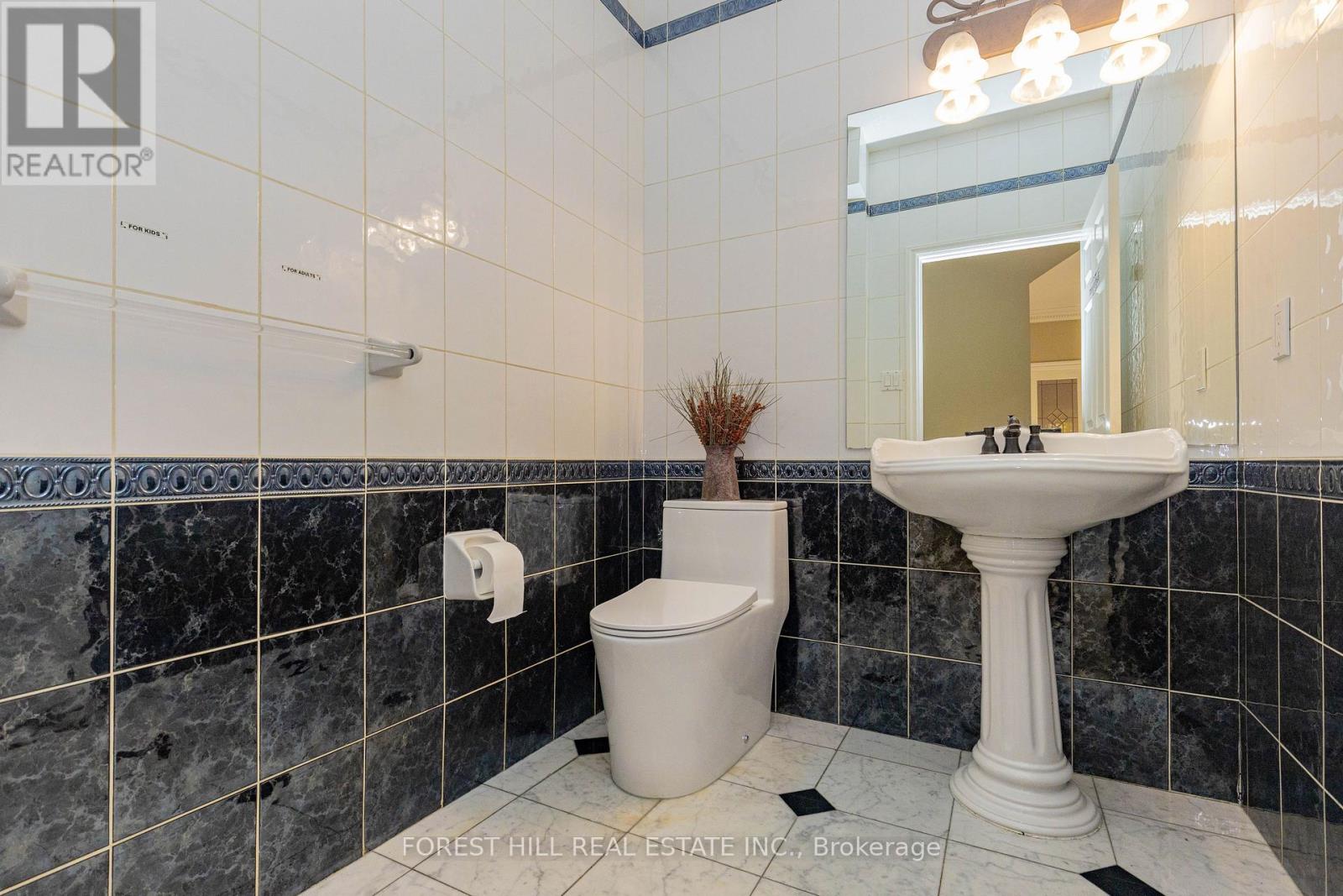 22 Jardin Hill Court, Toronto, ON photo 18