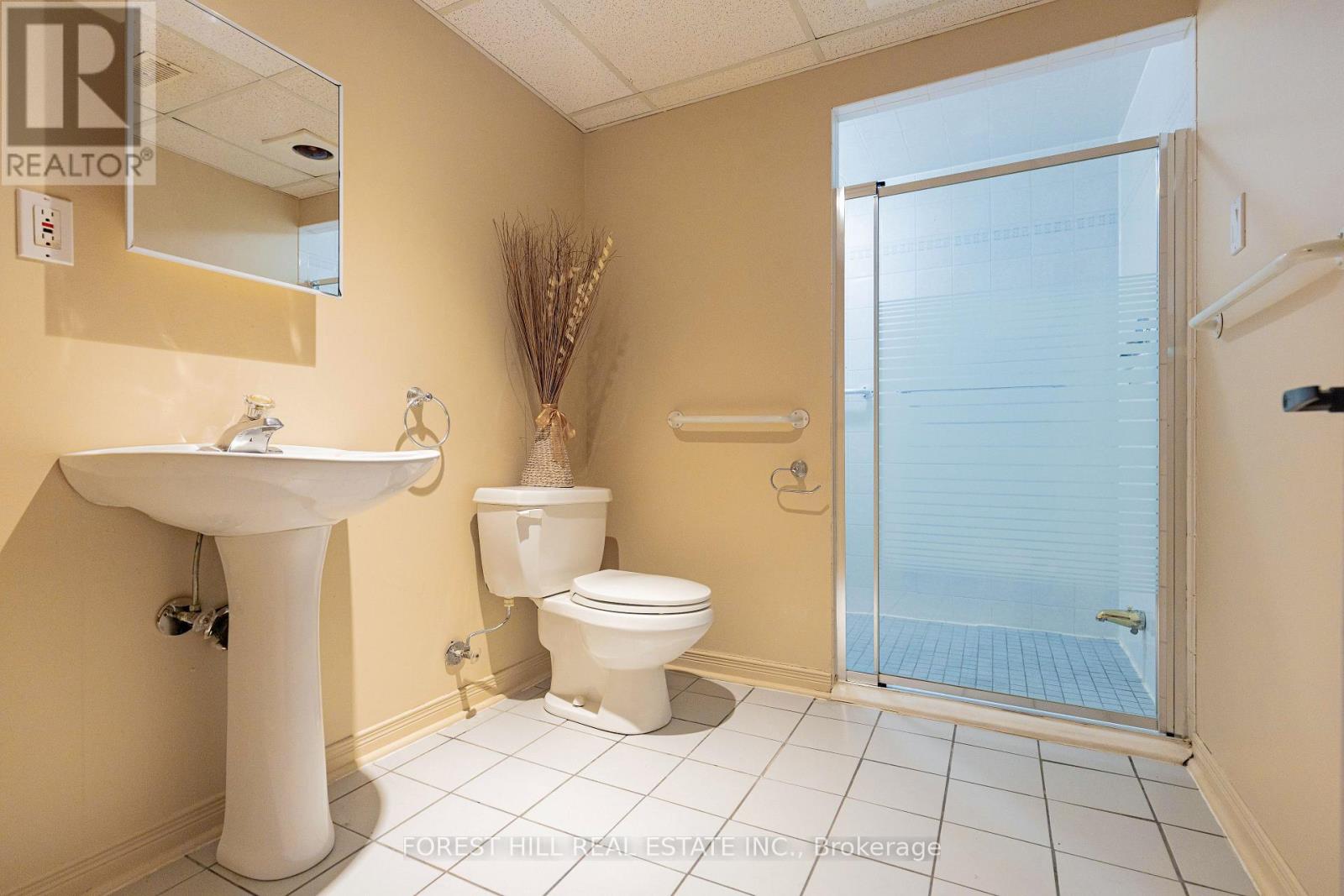 22 Jardin Hill Court, Toronto, ON photo 42