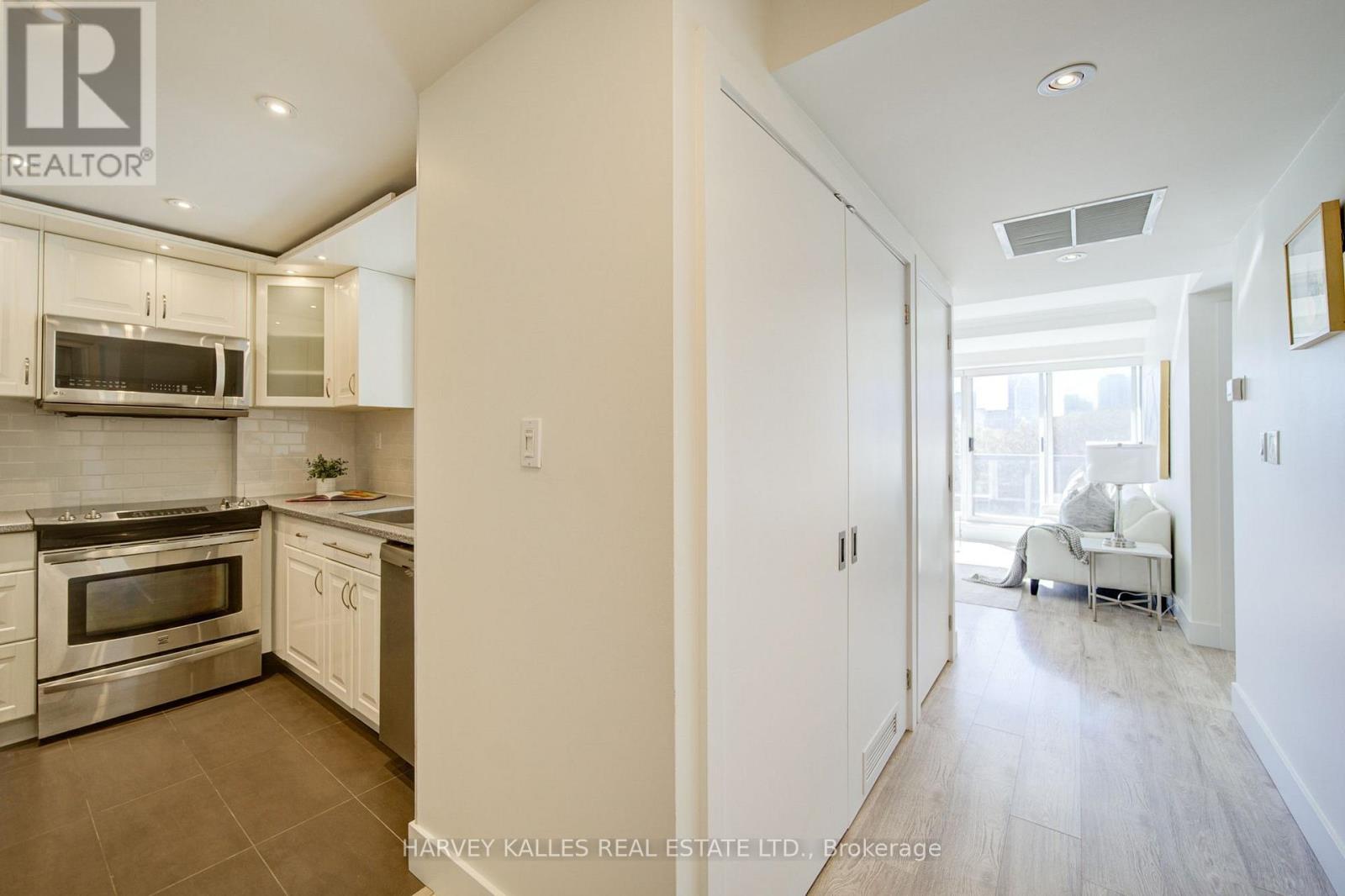 512- 1818 Bayview Avenue, Toronto, ON photo 7