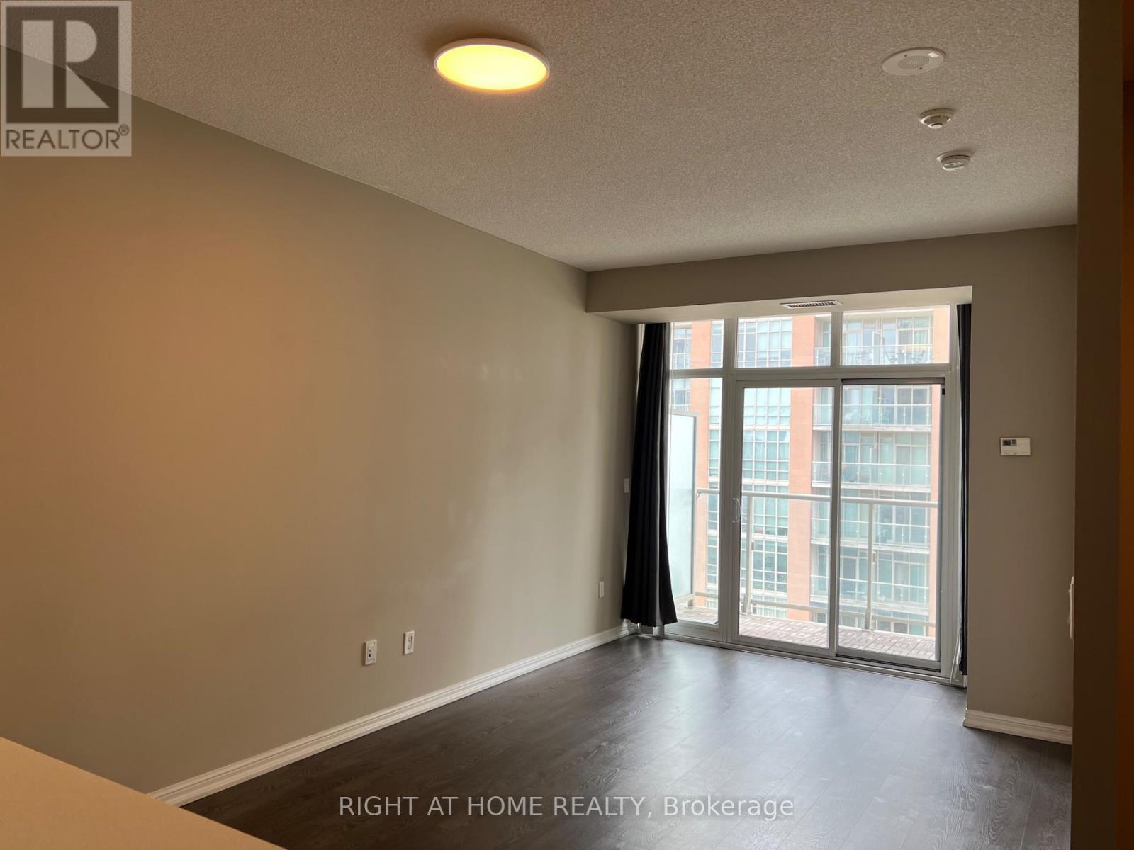 1906 - 65 EAST LIBERTY STREET, Toronto (Niagara) — photo 9