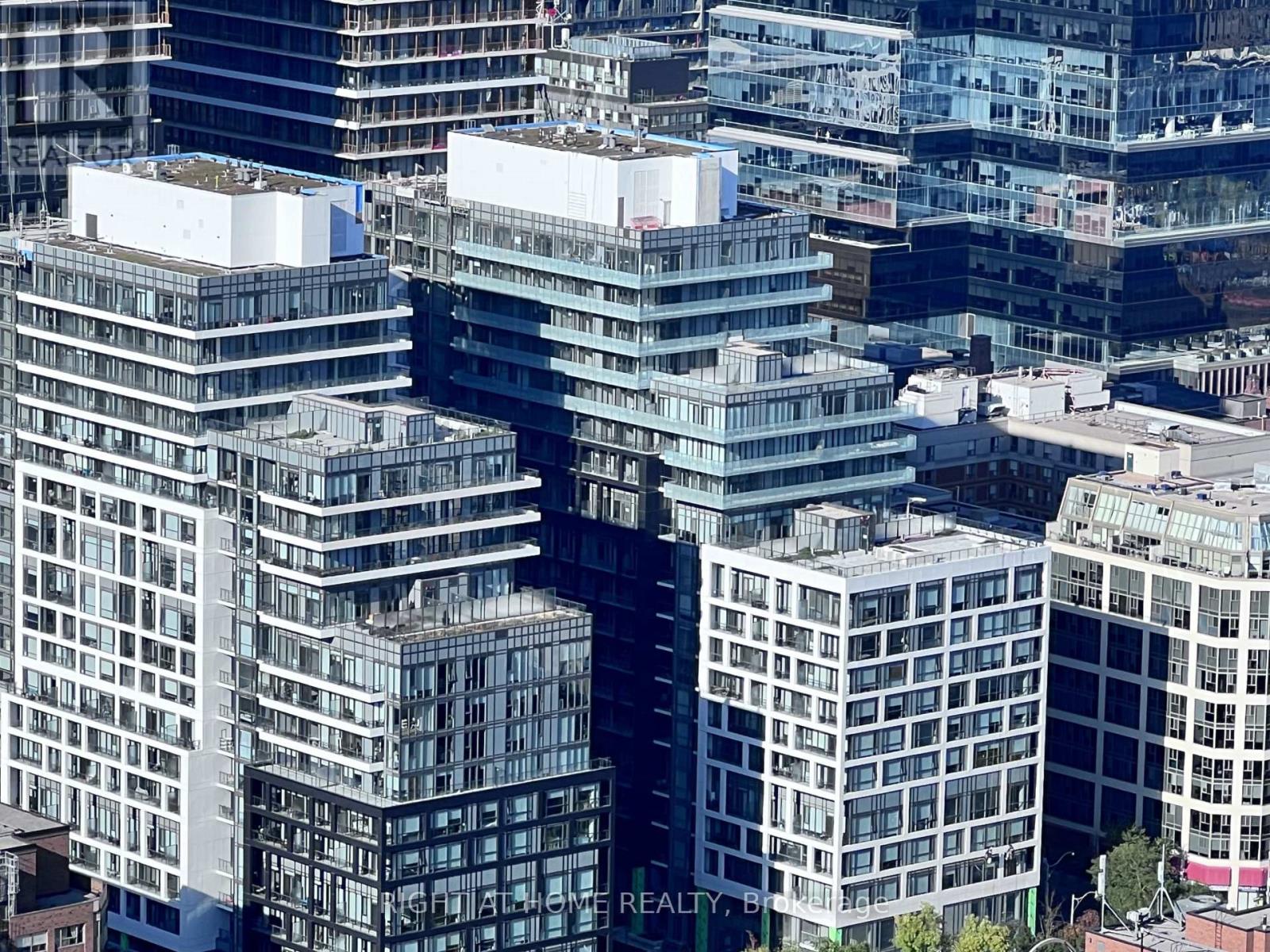 1721- 60 Princess Street, Toronto, ON