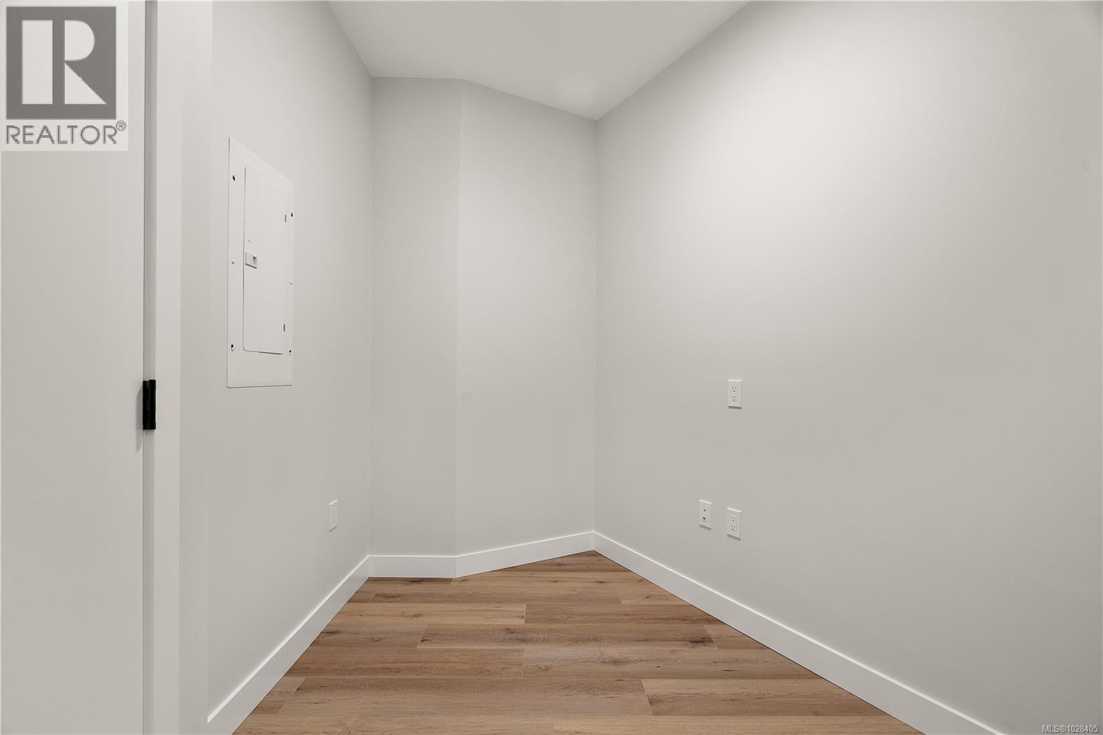 318 2881 Leigh Rd, Langford - Image 1