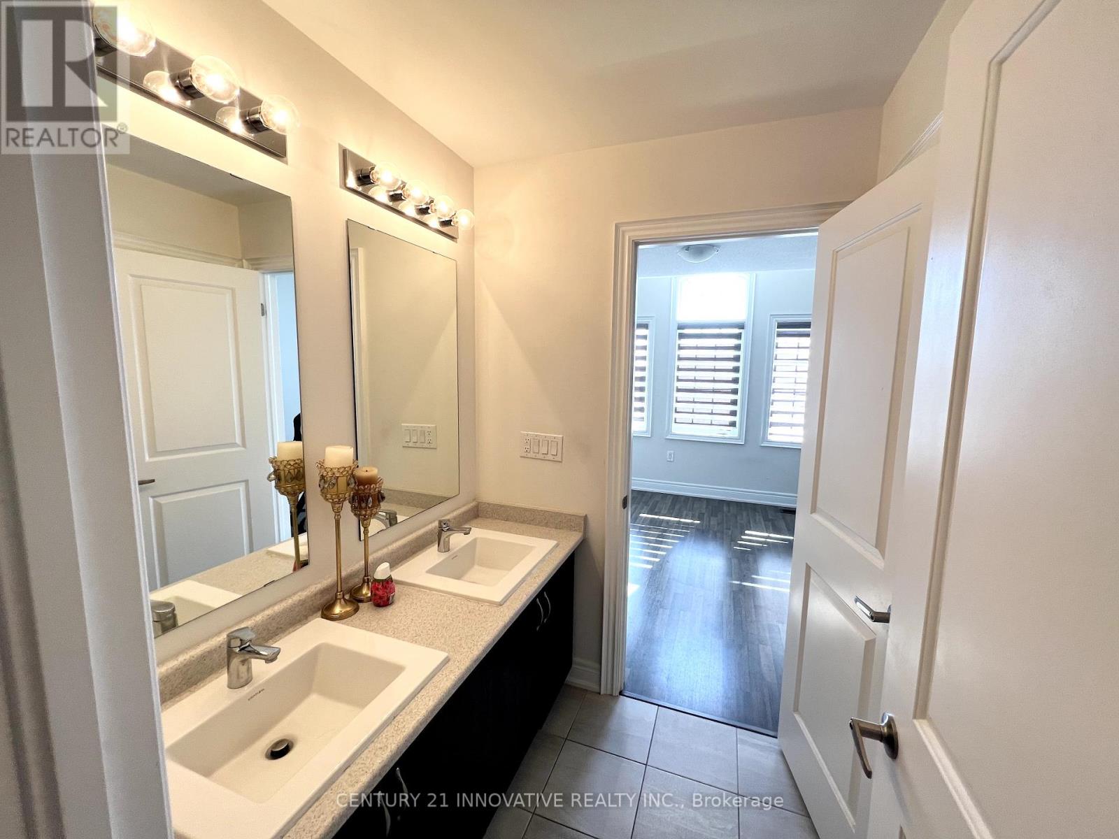 1016 Tigerlily Trail, Pickering, ON photo 12